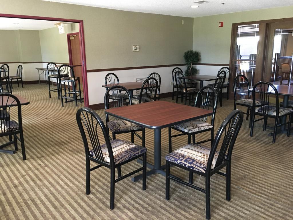 Norwood Inn And Suites Chaska Ngoại thất bức ảnh