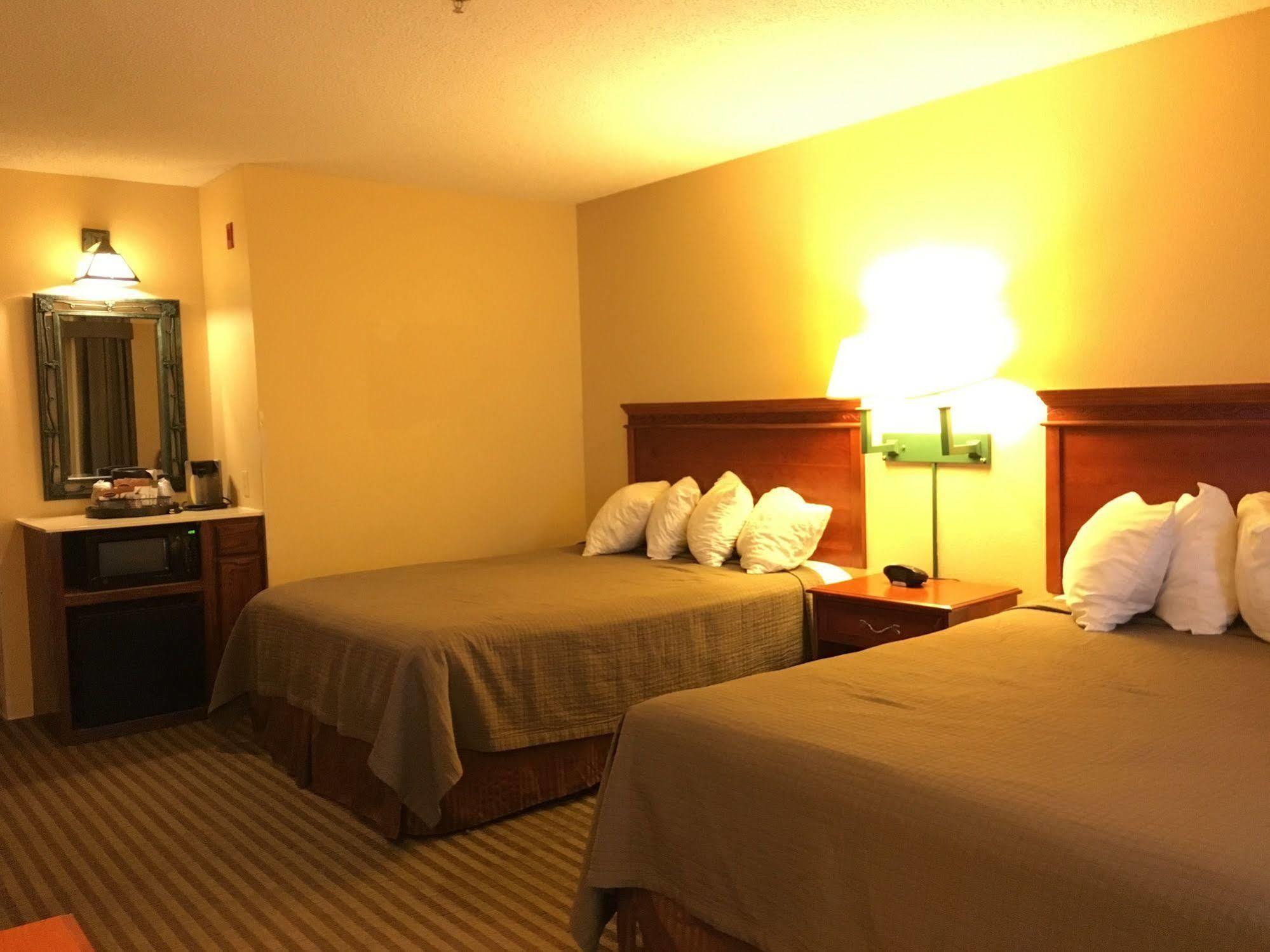 Norwood Inn And Suites Chaska Ngoại thất bức ảnh